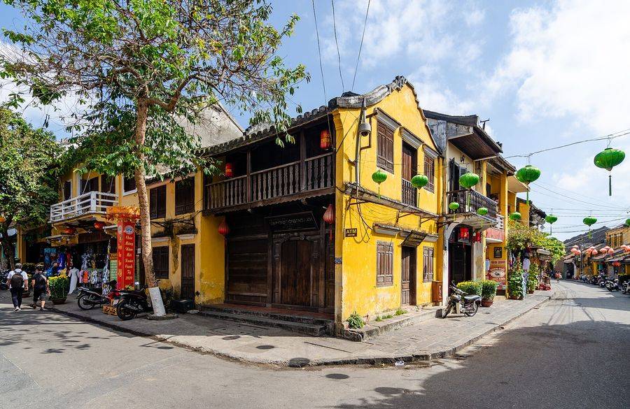 Yellow shophouses in Hoi An Ancient Town