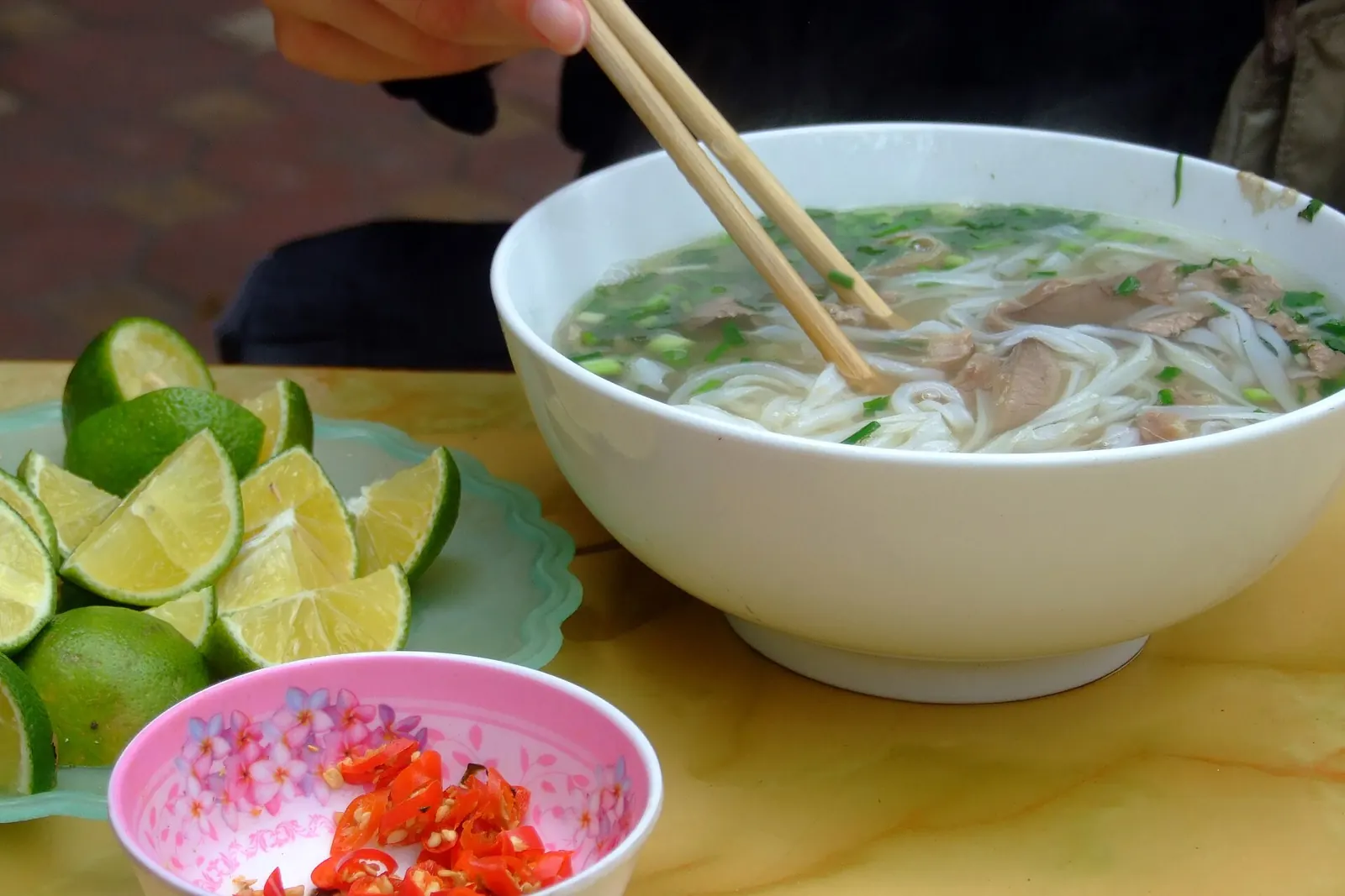 A bowl of phở bò